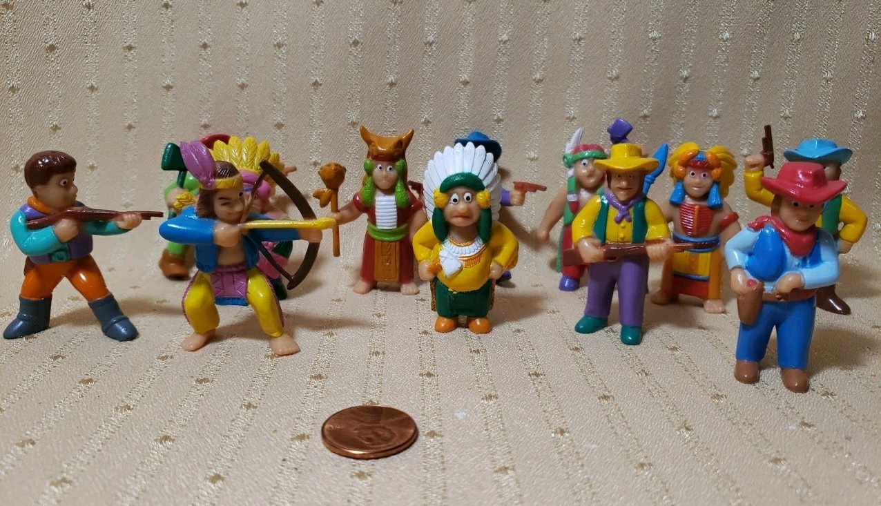 12 PIECE GROUPING OF PLASTIC WESTERN CHARACTERS