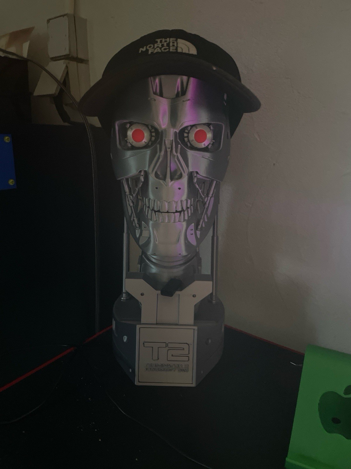 T800 BUST LIFESIZE Terminator Light Up Eyes