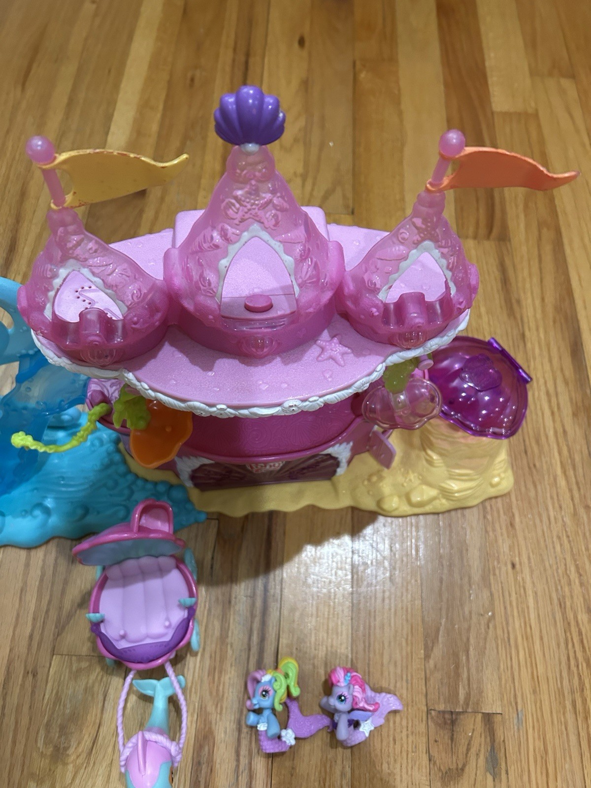My Little Pony Mermaid Seahorse Castle & Dolphin Carriage with 2 figures
