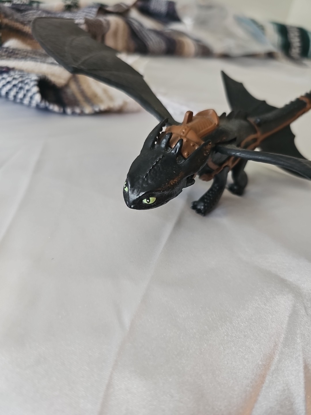 &lsquo;Toothless&rsquo; Nightfury 11 in. Foldable Wings No. 31011AFS Fairly Good Condition