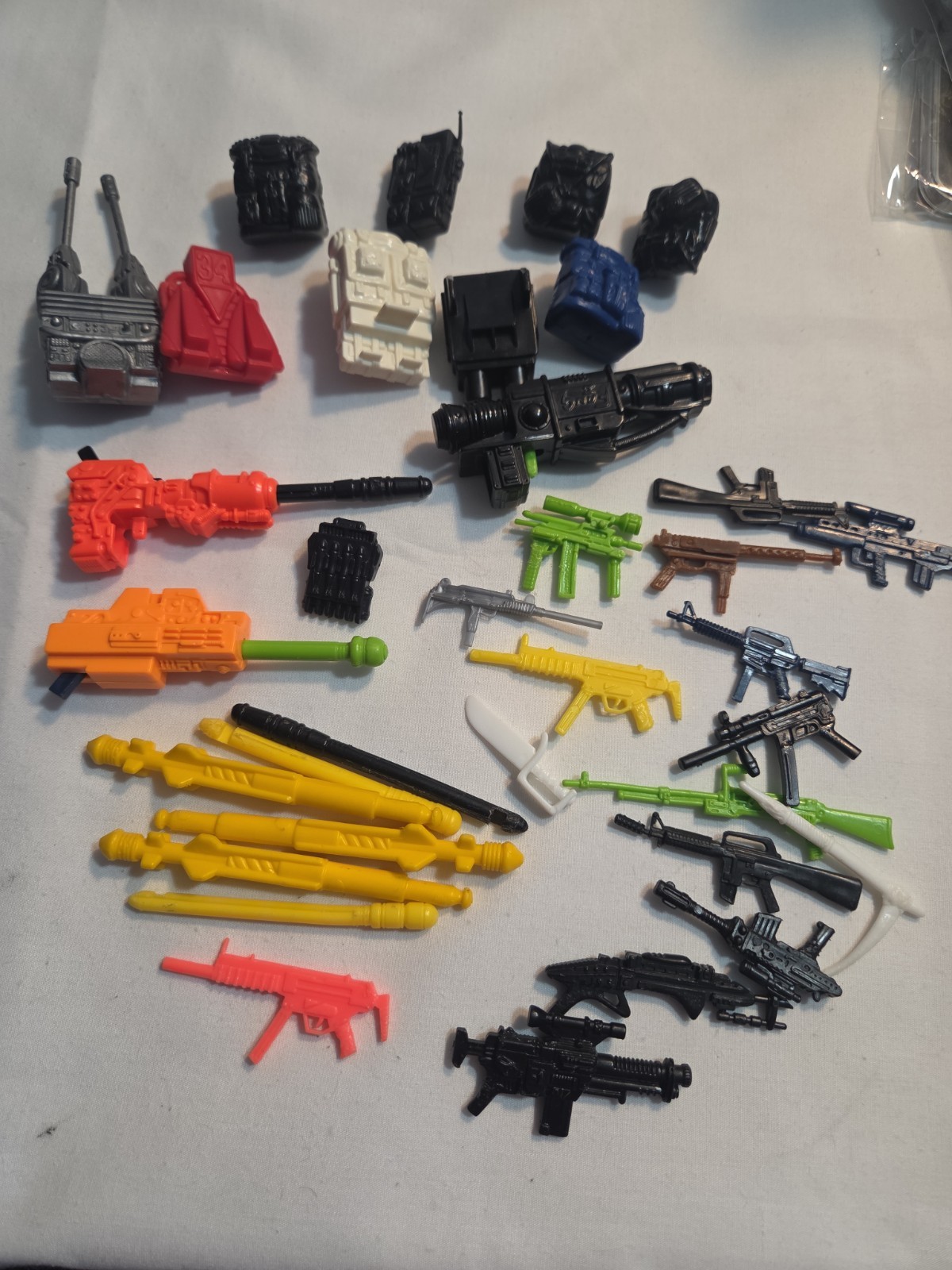 90s GI JOE Accessories Backpak Wepons Launchers Missles