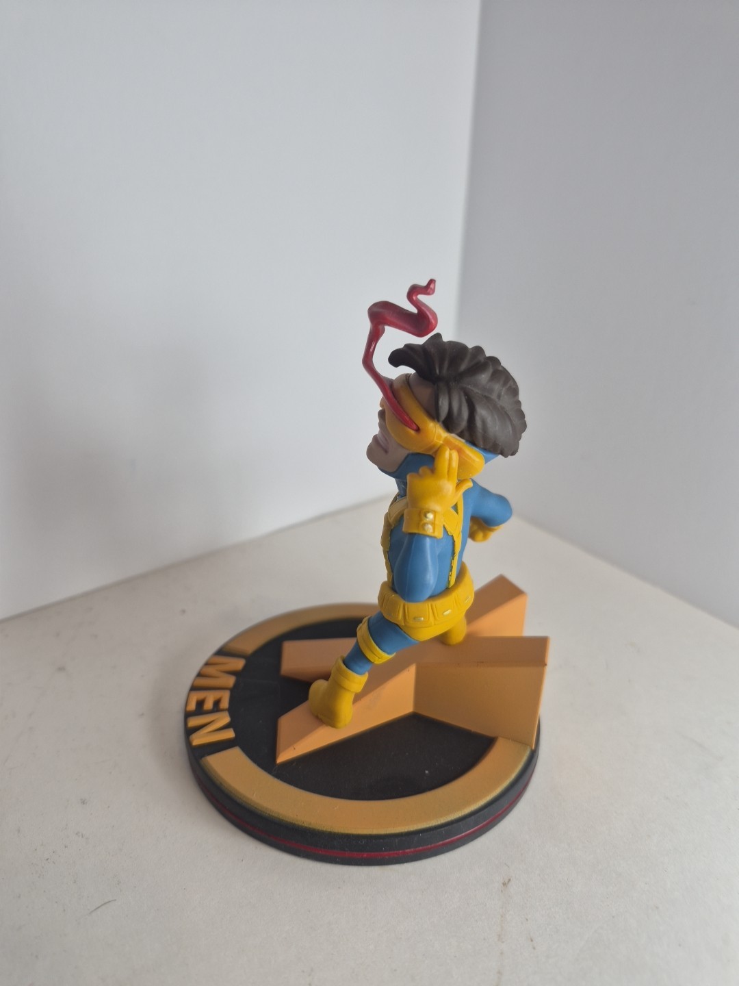 Quantum Mechanix: Marvel X-Men – Cyclops Q-Fig 5” Diorama Vinyl Figure Display