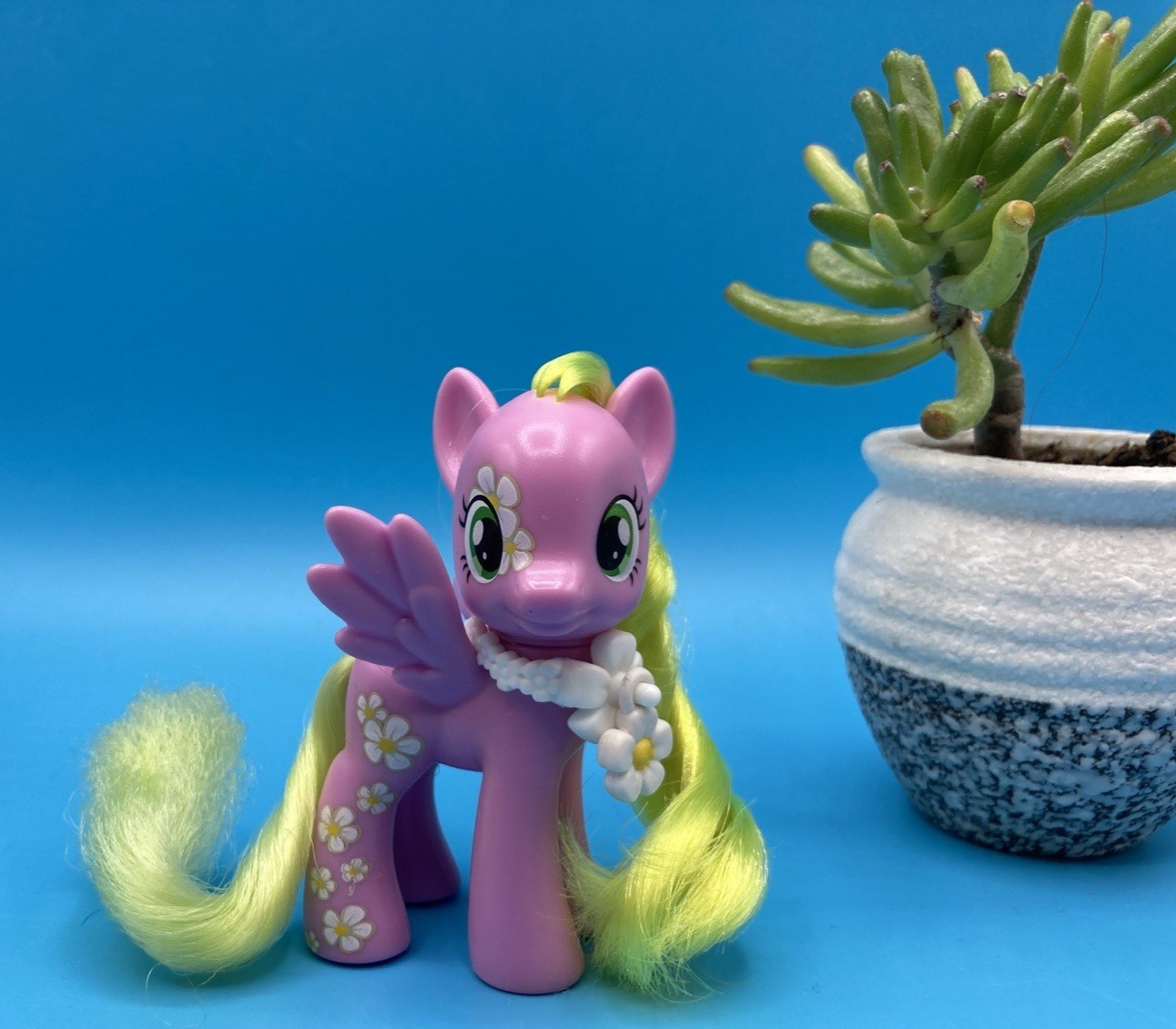 My Little Pony G4 FIM brushable 3&Prime; figure Flower Wishes Cutie Mark Magic ncklace