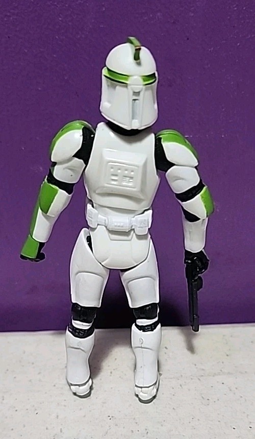 STAR WARS SAGA COLLECTION #60 CLONE TROOPER SERGEANT (GREEN) LOOSE COMPLETE