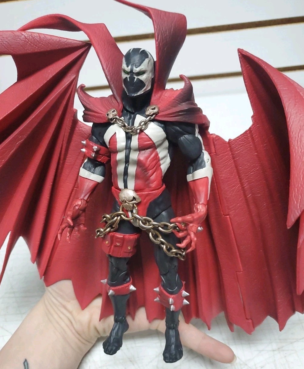 2020 McFarlane Toys (Kickstarter) Classic Spawn Figure w/Comic Book, Pre-Owned