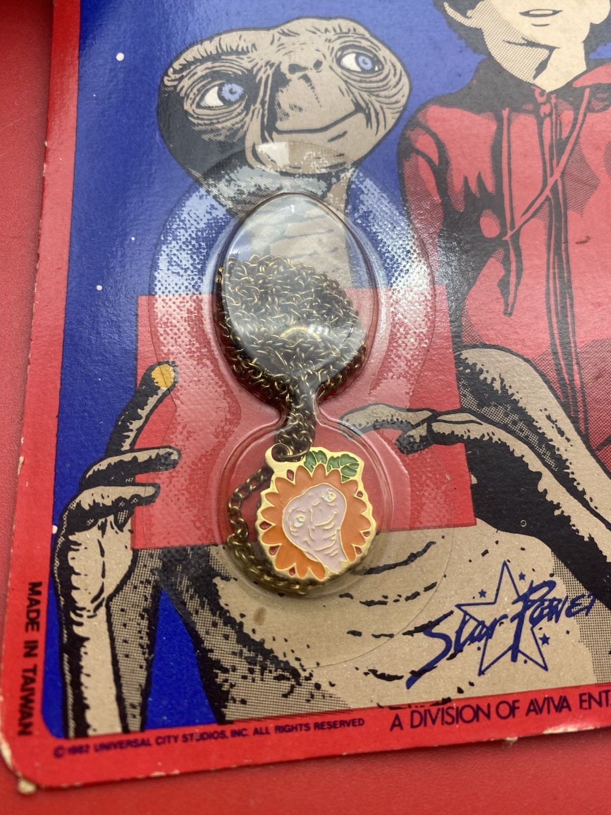 Vintage 1982 E.T The Extra Terrestrial Jewelry Necklace Universal NOS ET Flower