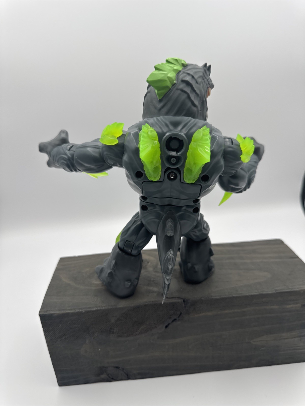 Beast Lab Shark Beast Creator Experiment 8&Prime; Action Figure Light and Sound WORKS