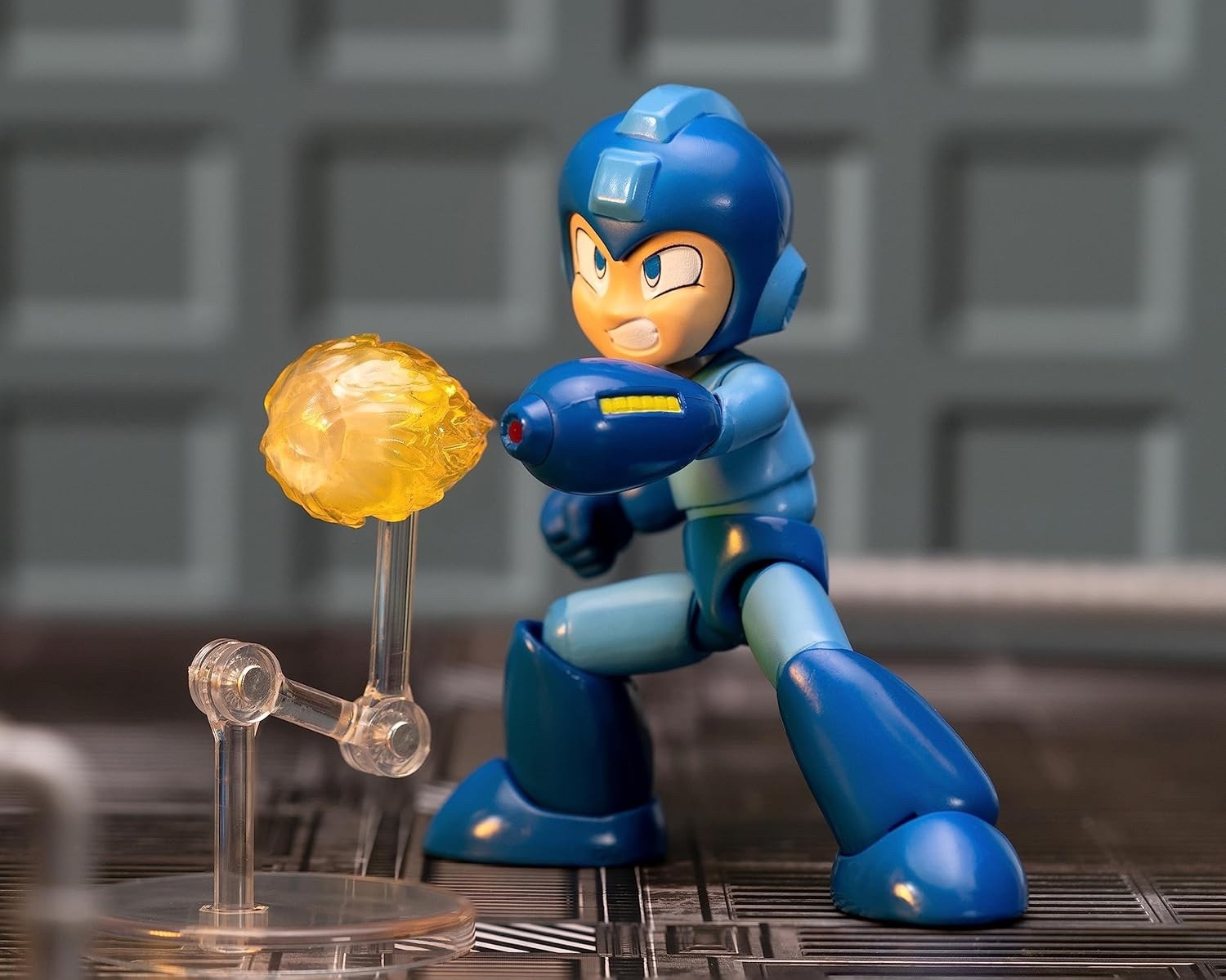 Mega Man 1/12 Scale 6&Prime; Action Figure Toys for Kids and Adults Licensed by Capcom