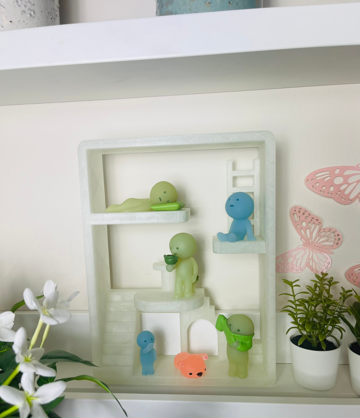 Smiski House Glow in the Dark Display | Mini Figure Room Shelf | Bonus Glow Pet