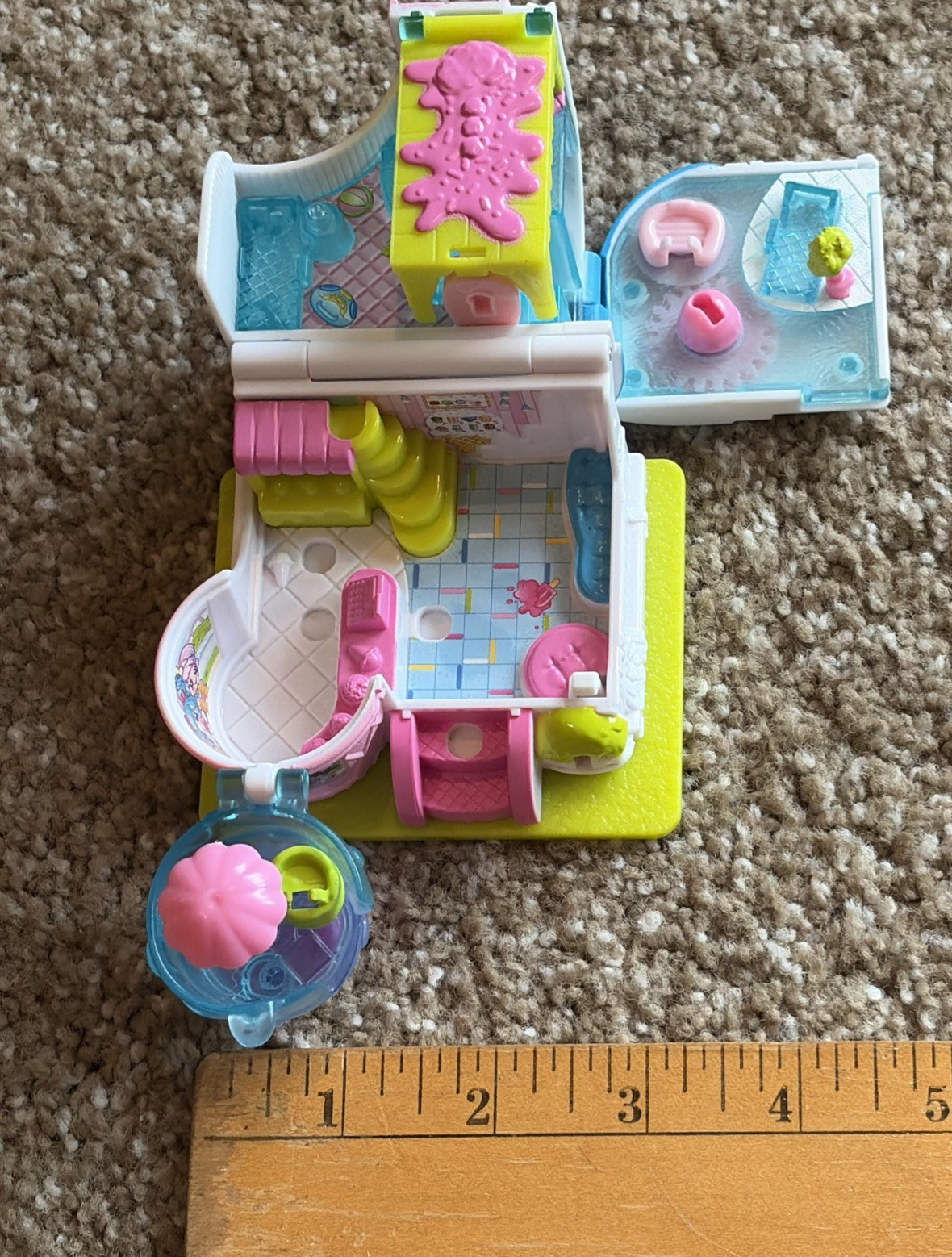Shopkins Lil Secrets Mini Playset – Cool Scoops Café *VGUC*