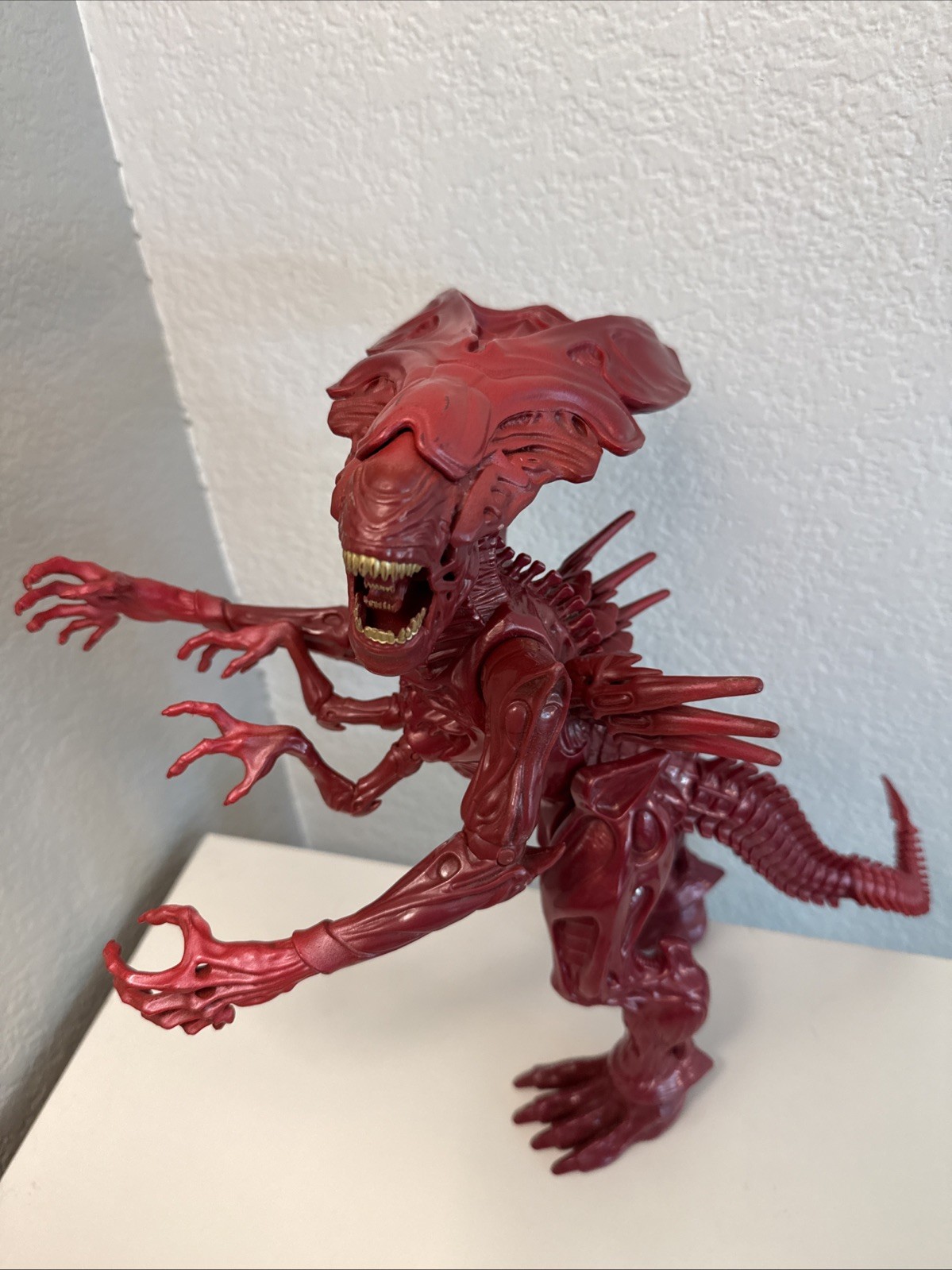 13&Prime; Aliens Red Queen Figurine Toy 2019 Xenomorph WORKS GREAT! NEW BATTERIES!