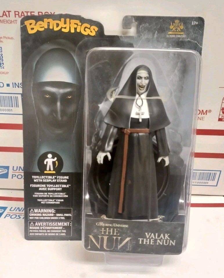 BendyFigs The Noble Collection The Nun: Valak The Nun 7&Prime; Figure on Card