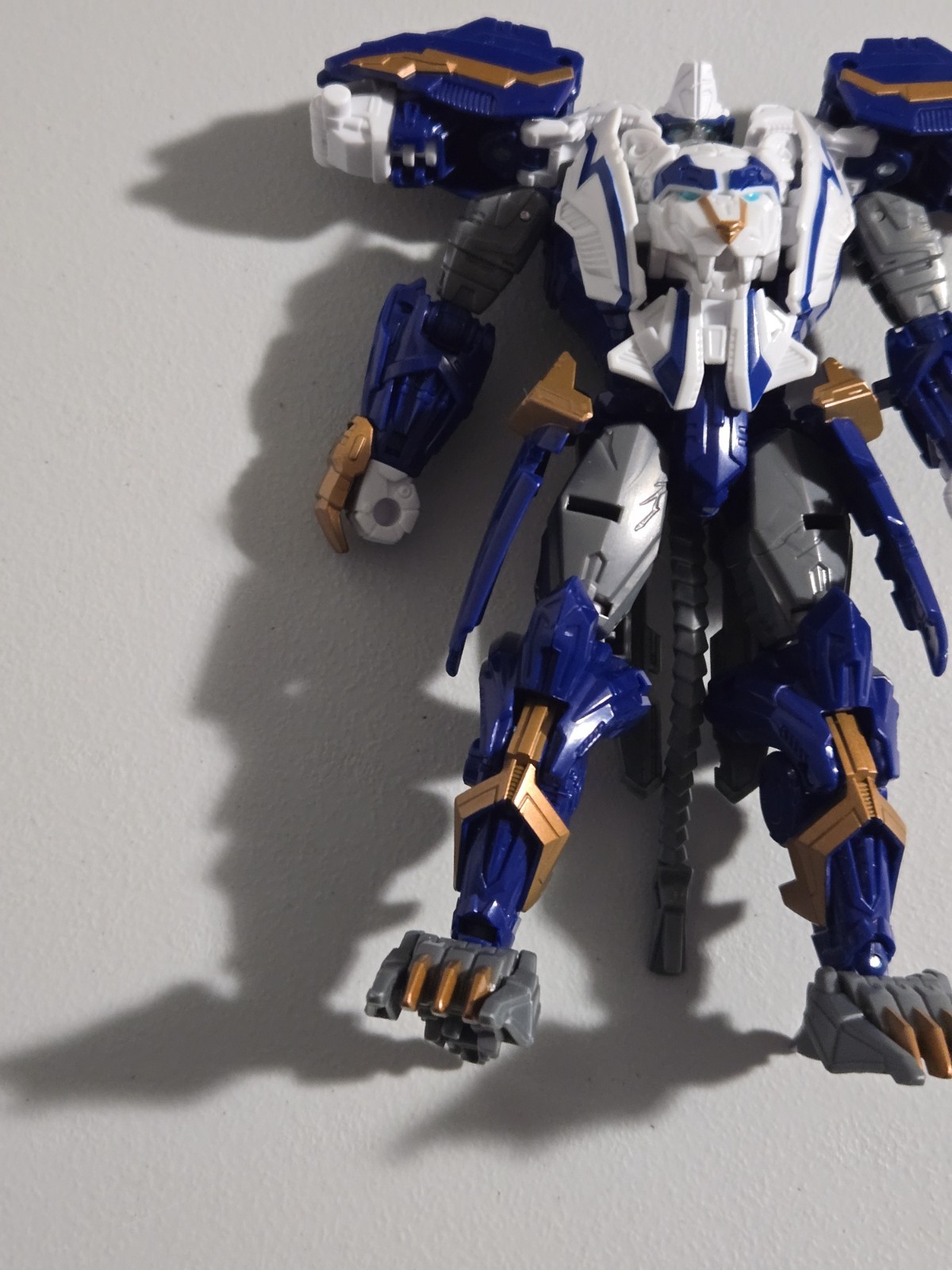 Transformers Legacy United Thundertron Prime Universe Star Raider Action Figure