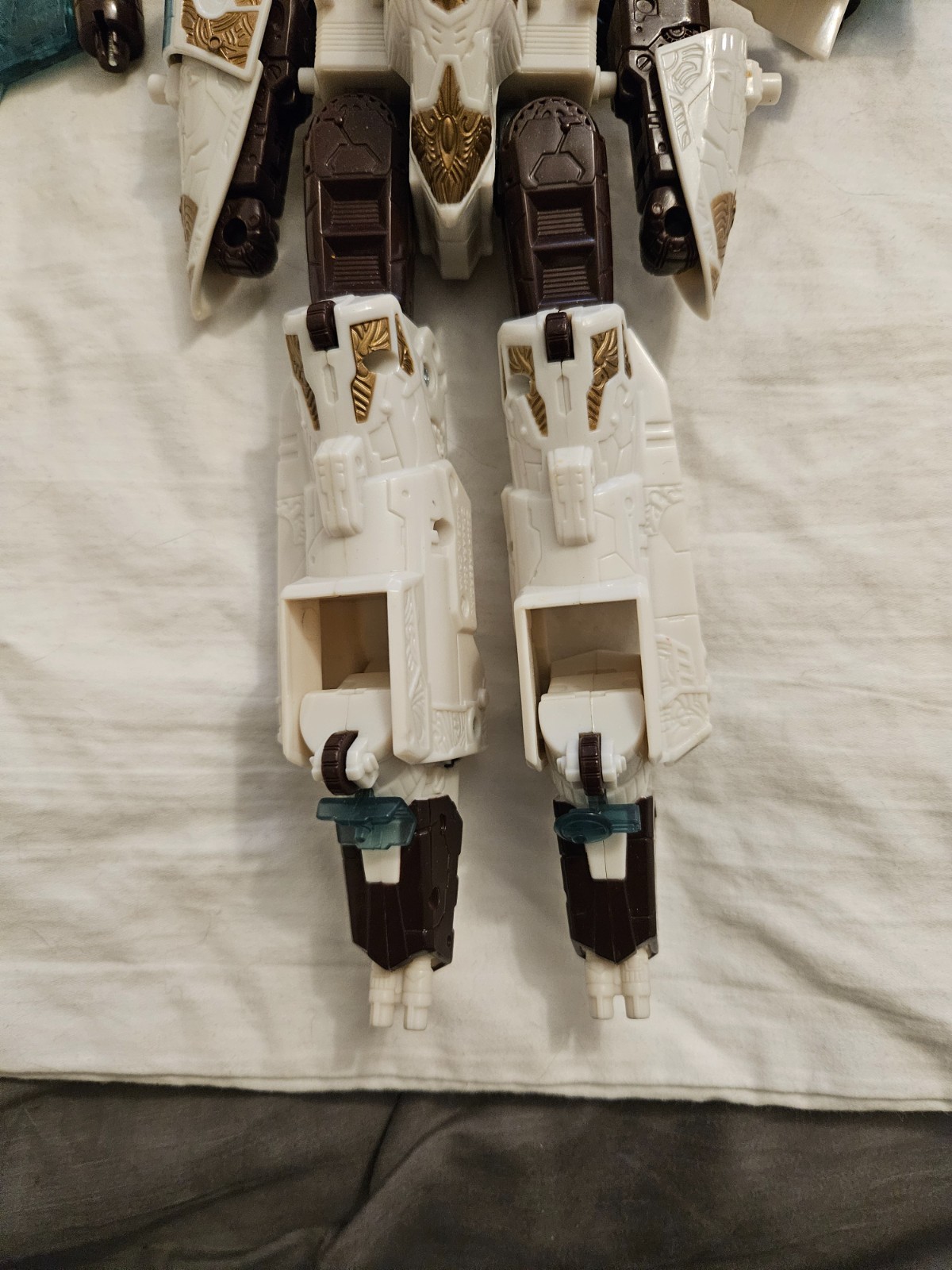 2005 Transformers Cyberton Vector Prime Action Figure ( No Missile)
