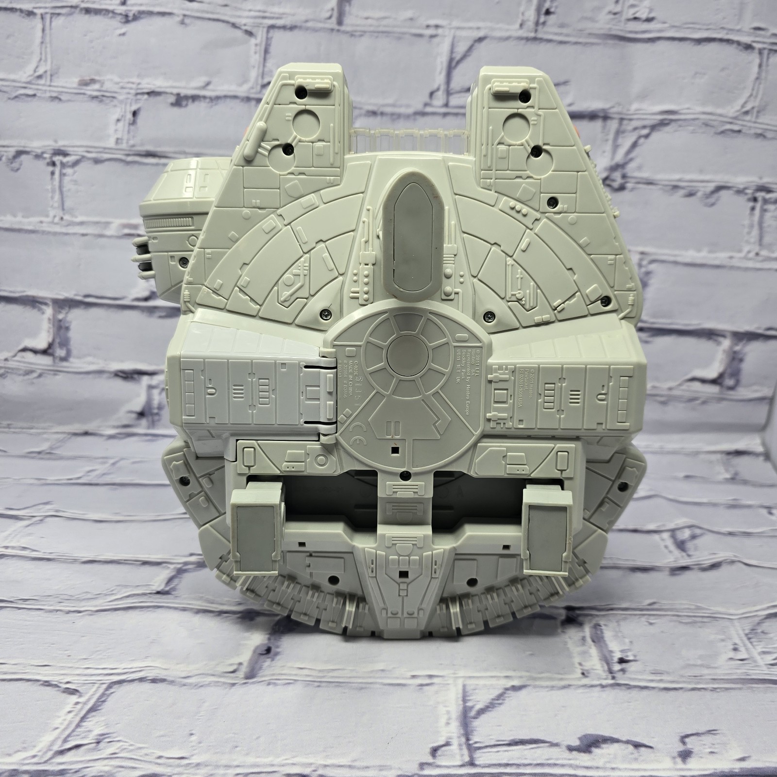 Star Wars 2011 GALACTIC HEROES MILLENNIUM FALCON Space Ship ~ Not Complete