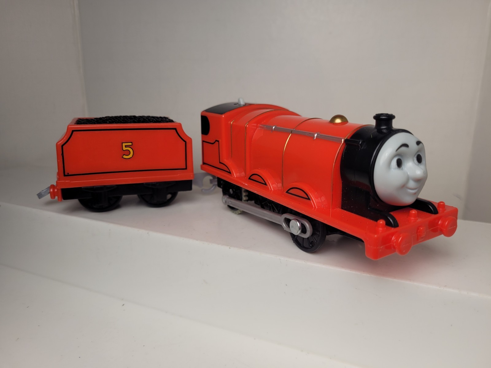 THOMAS & Friends Motorized Train Engines / Cars YOU PICK (Please Read Descript)