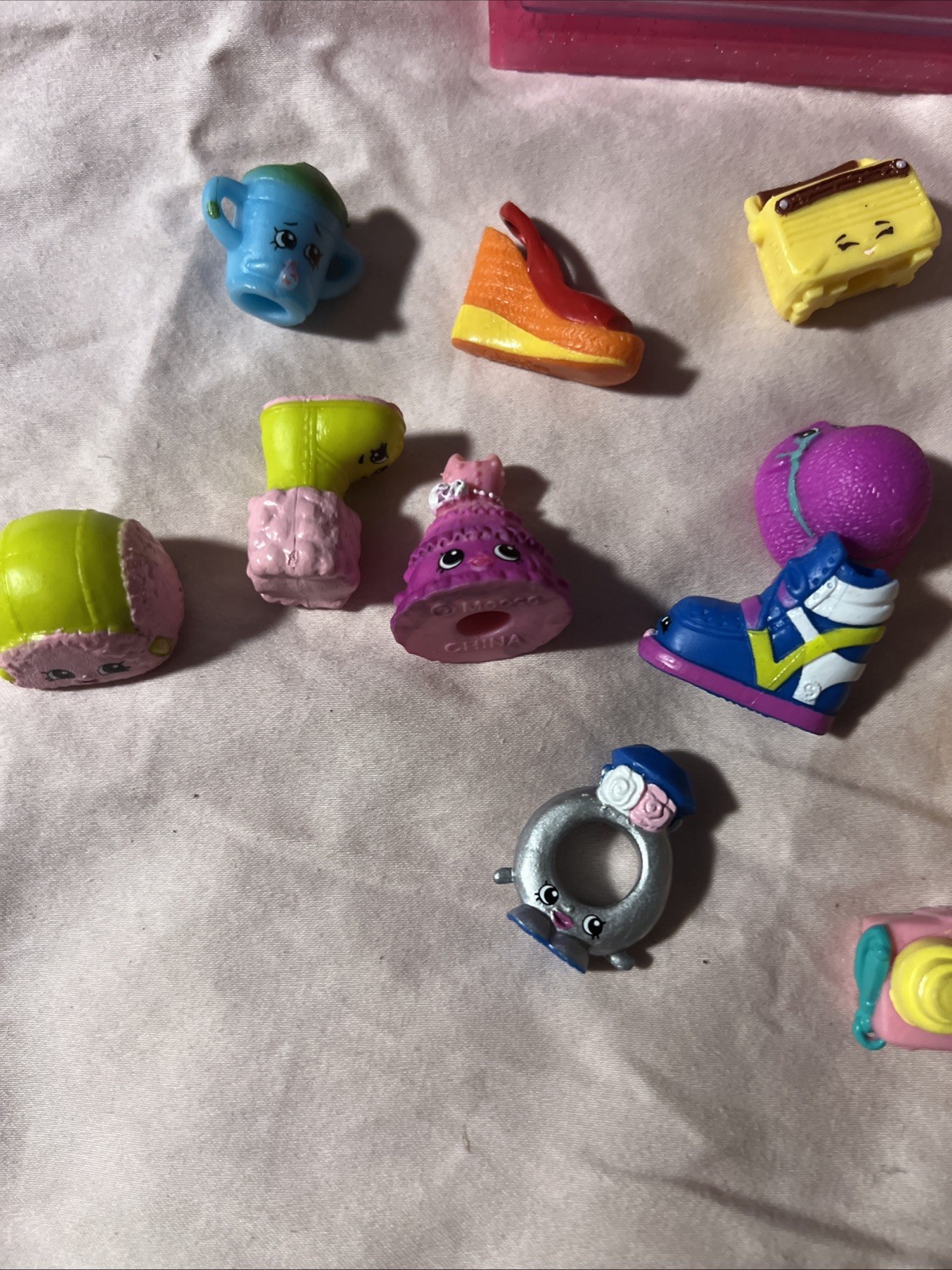 shopkins accessories, featuring different seasons and various accessories 18 Pcs