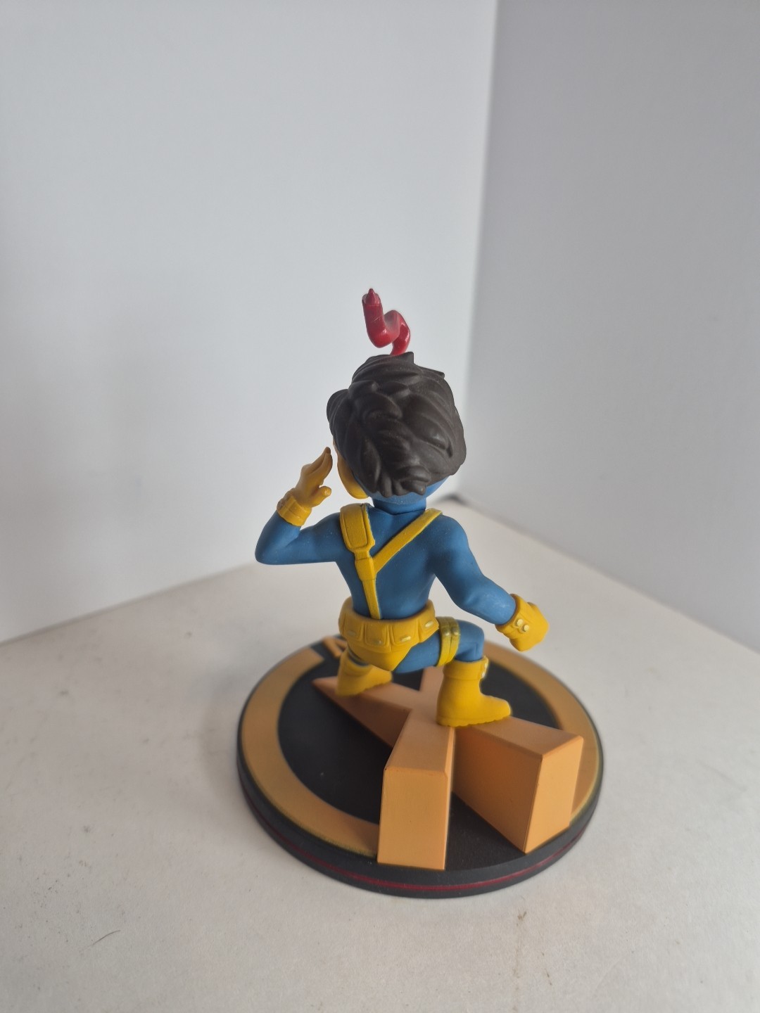 Quantum Mechanix: Marvel X-Men – Cyclops Q-Fig 5” Diorama Vinyl Figure Display