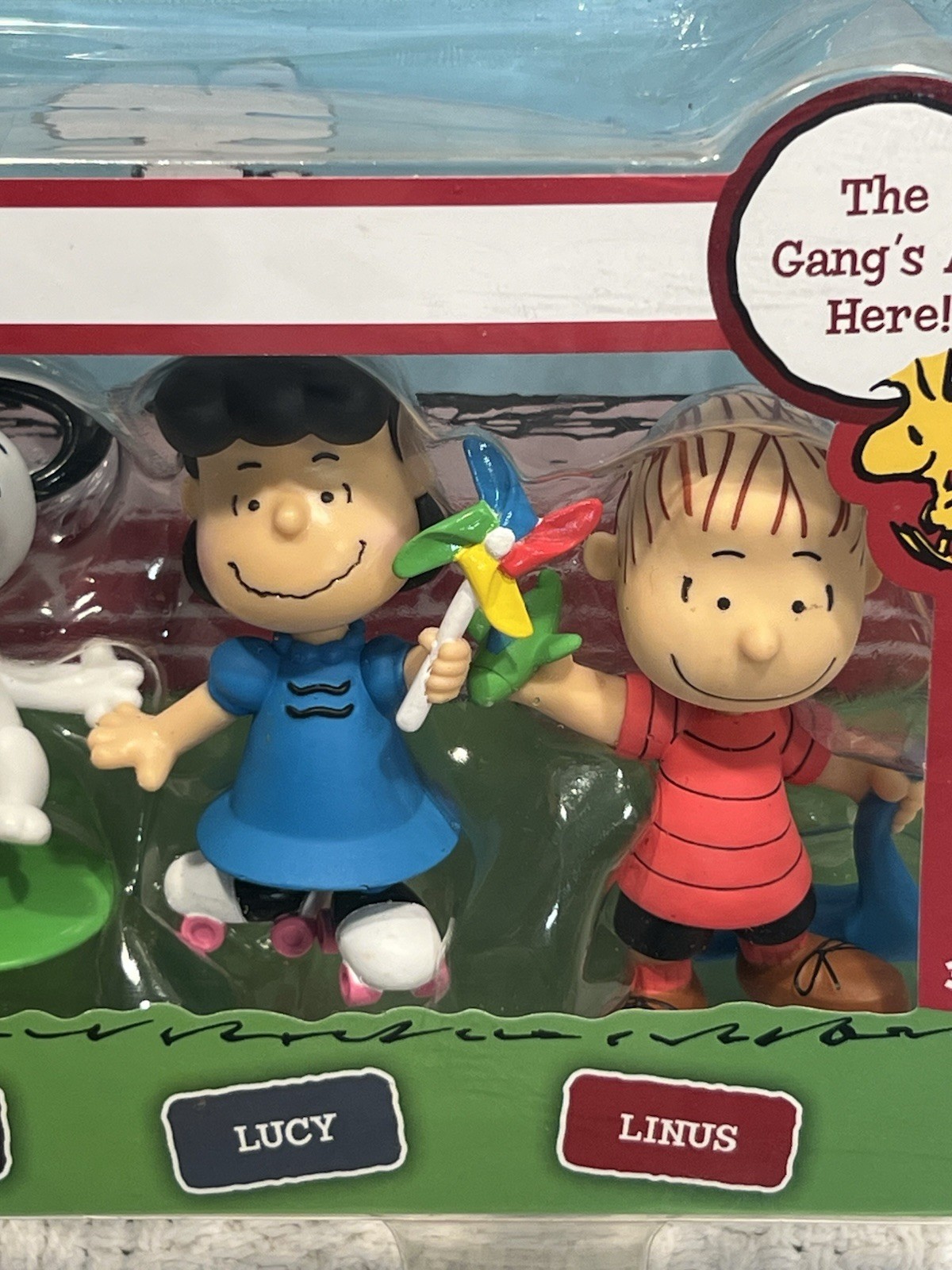NEW Peanuts Gang 5 Figure Set Just Play 2015 NIB Charlie Brown Snoopy Lucy Linus