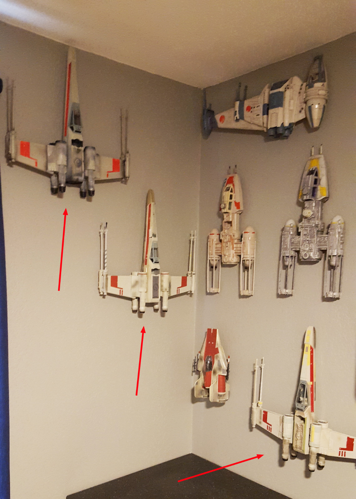 Star Wars Wall Mount Bracket Display for X-Wing Fighter (20&Prime; scale and vintage)