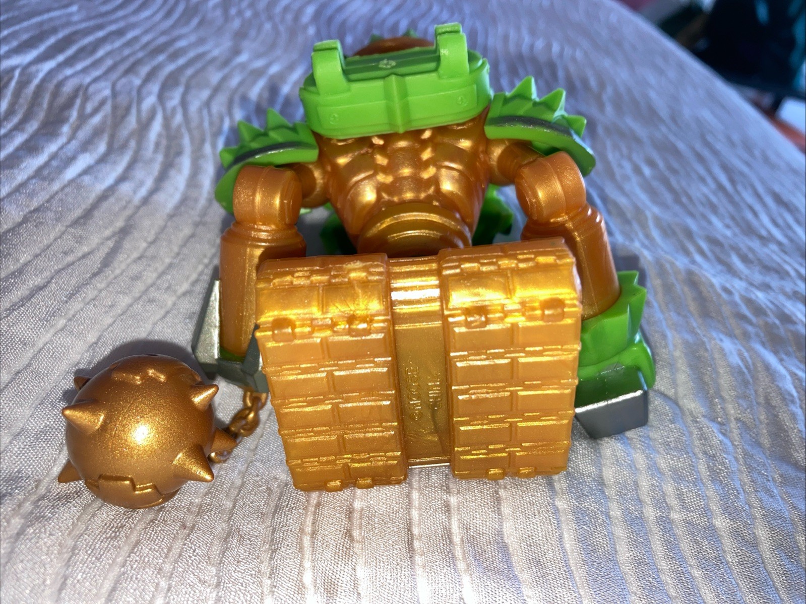 Treasure X Robots Gold Green 4” Gladiator Weapons Moose Toys Collectible