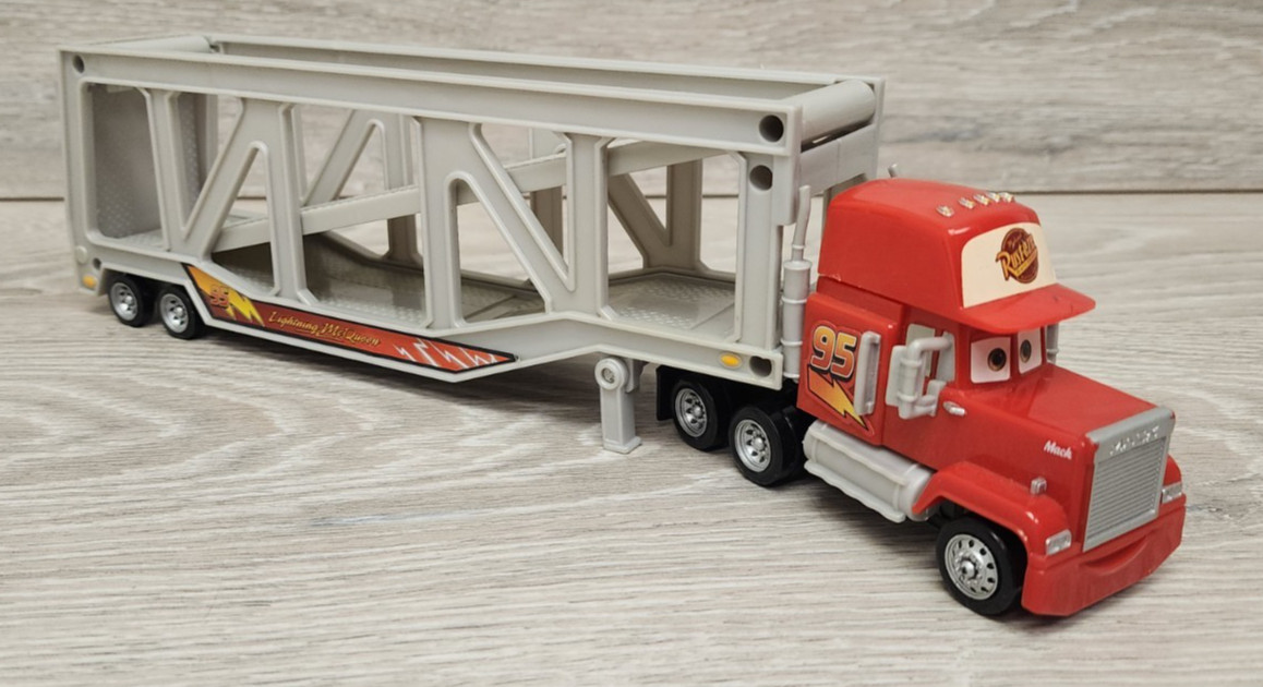 Disney Pixar Cars Talking Sound Mack Transporter Hauler R2547 With Trailer K2933