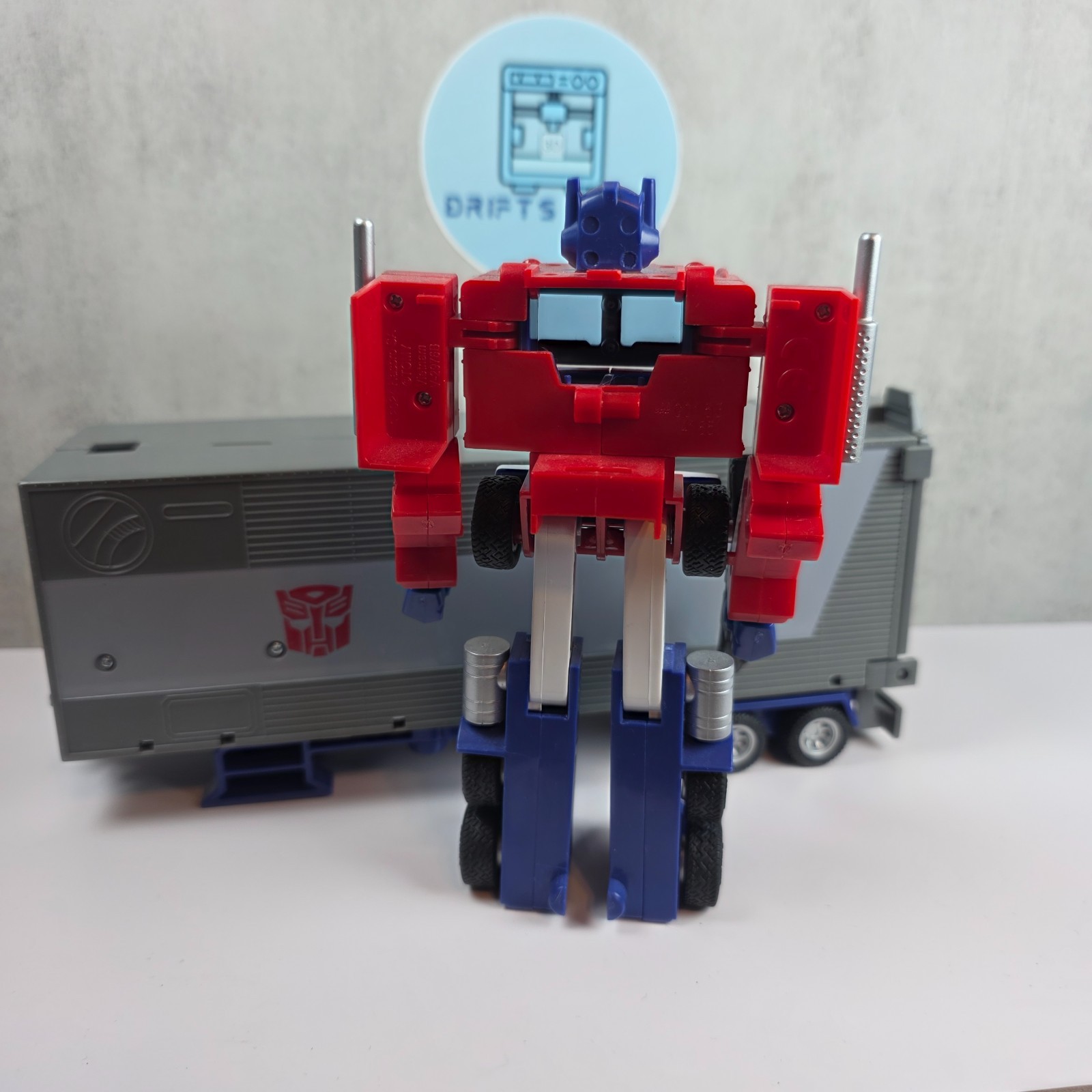 Transformers 40th Anniversary G1 Optimus Prime Retro