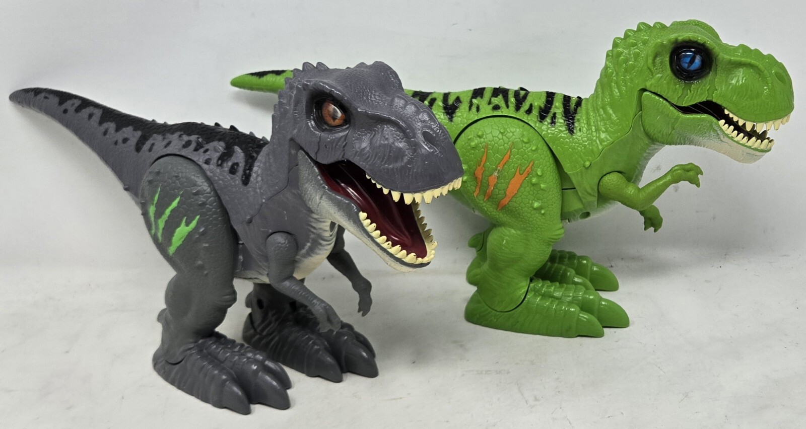 Robo Alive Attacking T-Rex Dinosaur Battery-Powered Robotic Toy LOT OF 2 Green