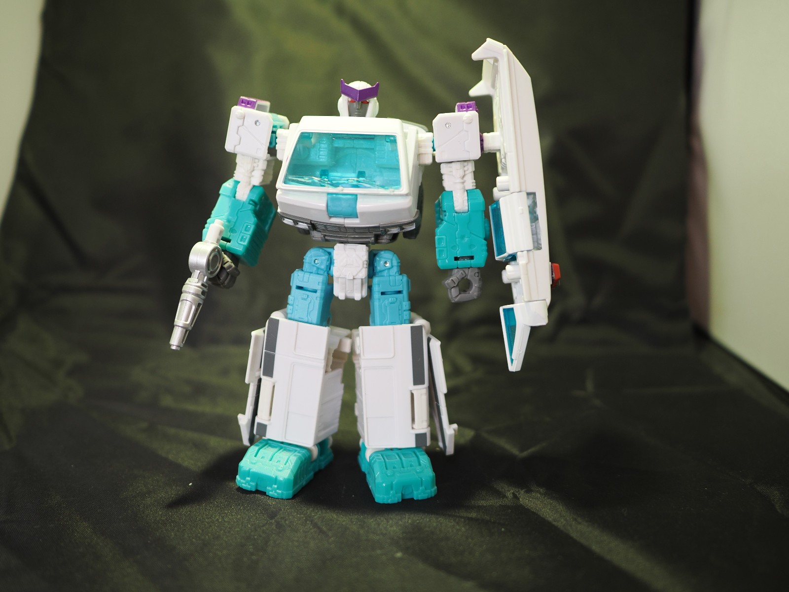 Shattered Glass Ratchet Transformers Generations Selects Figure Complete Hasbro