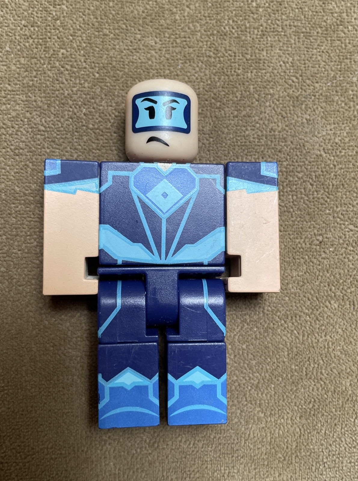ROBLOX HEROES OF ROBLOXIA TASER TESSIA ACTION FIGURE