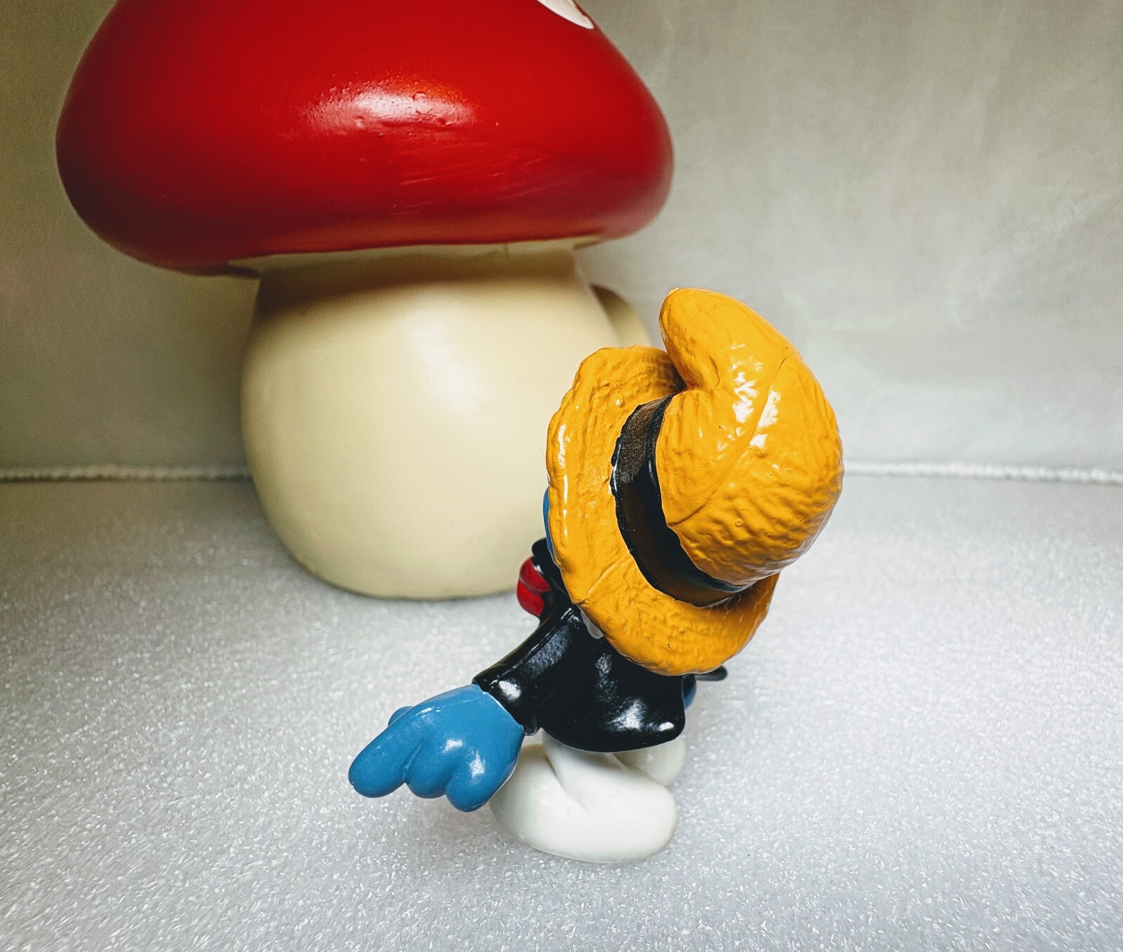 2.0504-05_Edison Smurf Historical Vintage Schleich Smurfs Figure Schtroumpf