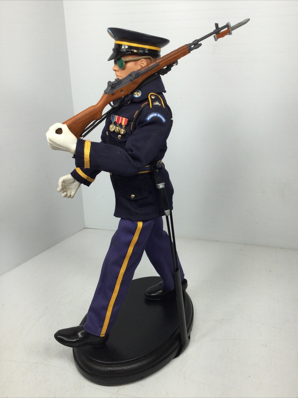1/6 CUSTOMIZED HASBRO GI JOE HONOR GUARD TOMB OF UNKNOWN SOLDIER ARLINGTON+STAND