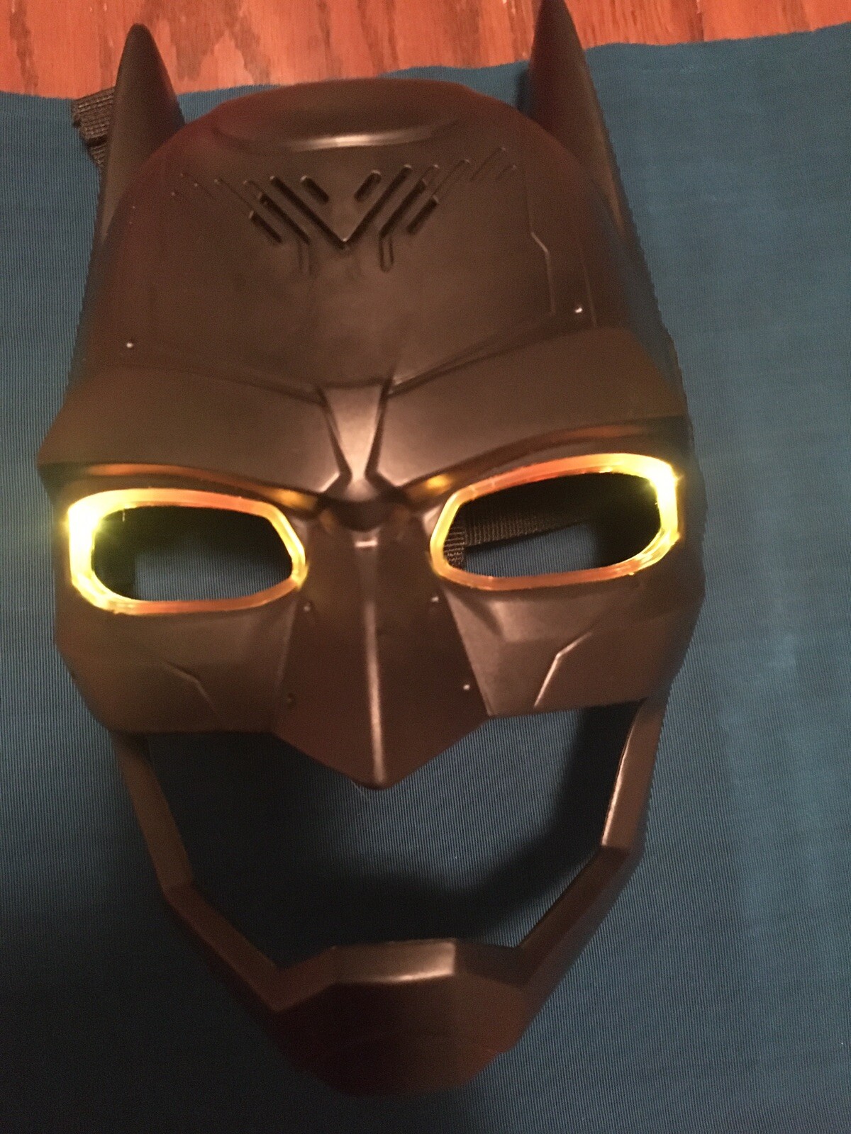DC Batman Voice Changing Mask with Over 15 Phrases And Light Up Cosplay Costume