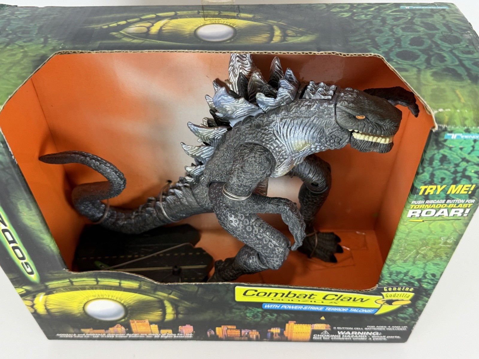 GODZILLA 1998 TRENDMASTERS COMBAT CLAW ACTION FIGURE *NEW*