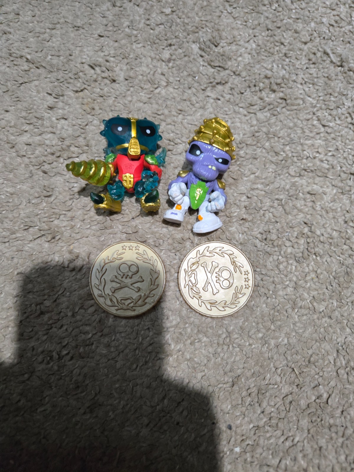 Treasure X Aliens Gordrilla and Octaslop Figures with Coins