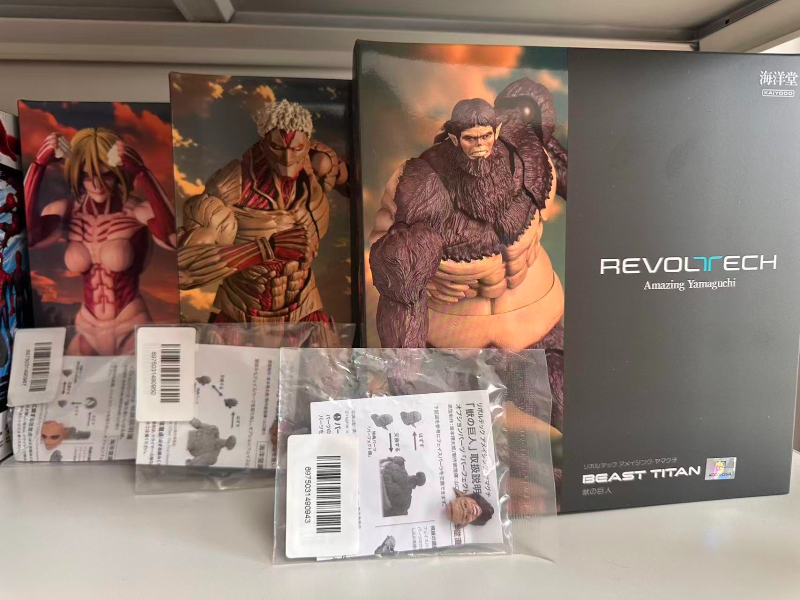 Revoltech Amazing Yamaguchi Female Titan & Armored Titan & Beast Titan w/Bonus