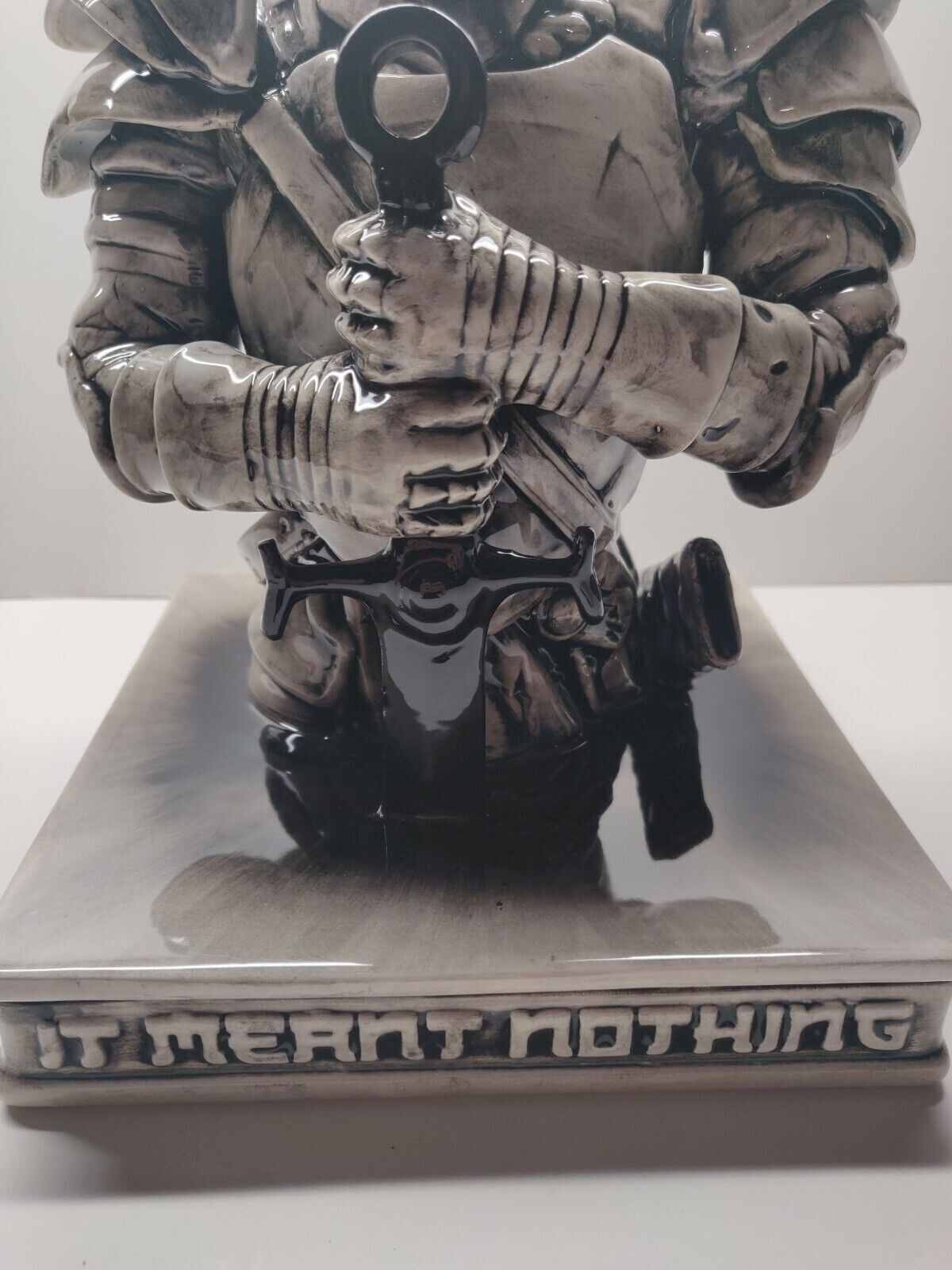 MIGHTY JAXX The Knight (HELL CHAMBER) BY ROB BOWYER Limited Statue IN STOCK