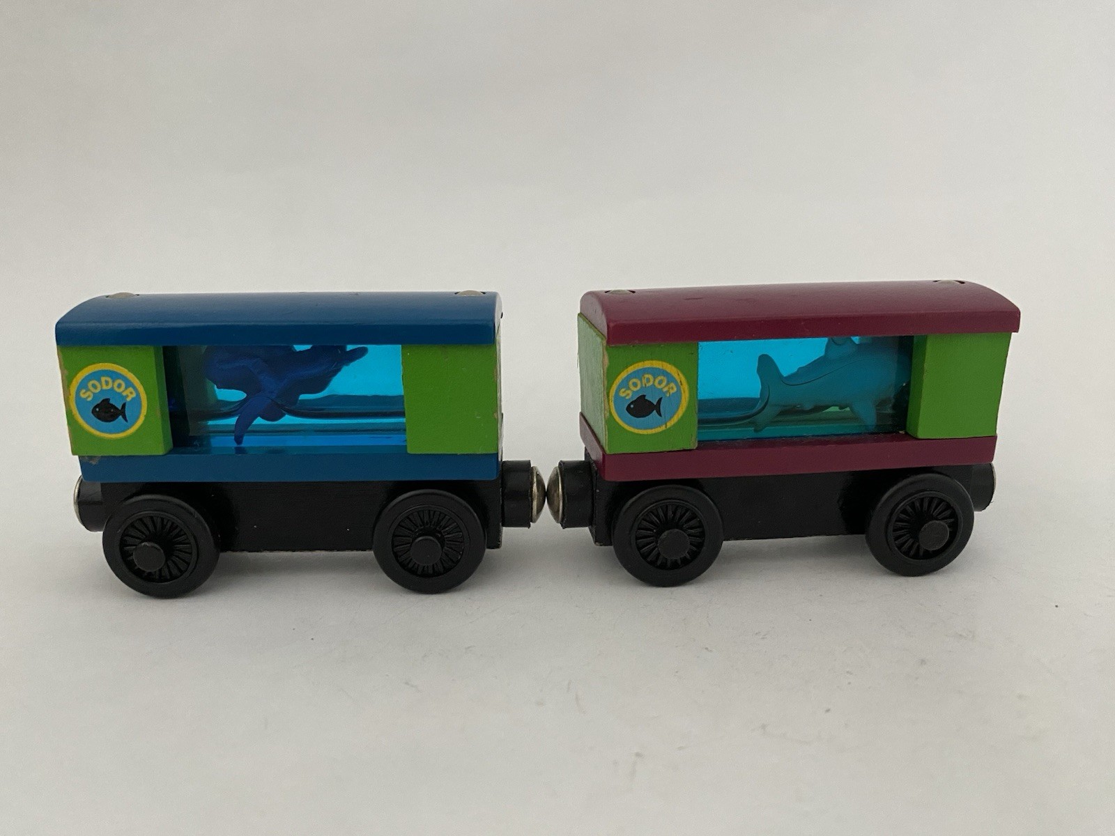 Authentic Learning Curve Wooden Thomas Train Old Style Aquarium Cars w/ Liquid