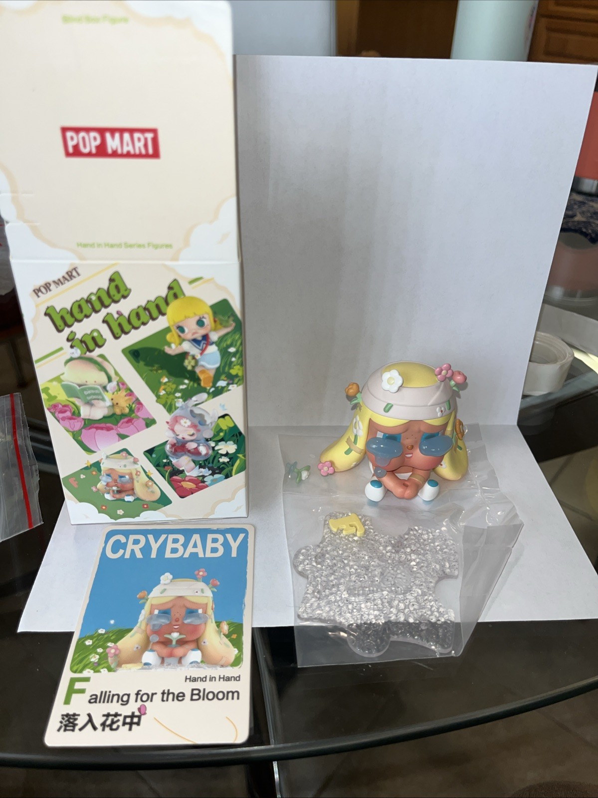POP MART AUTHENTIC Hand in Hand Series CRYBABY FALLING FOR THE BLOOM