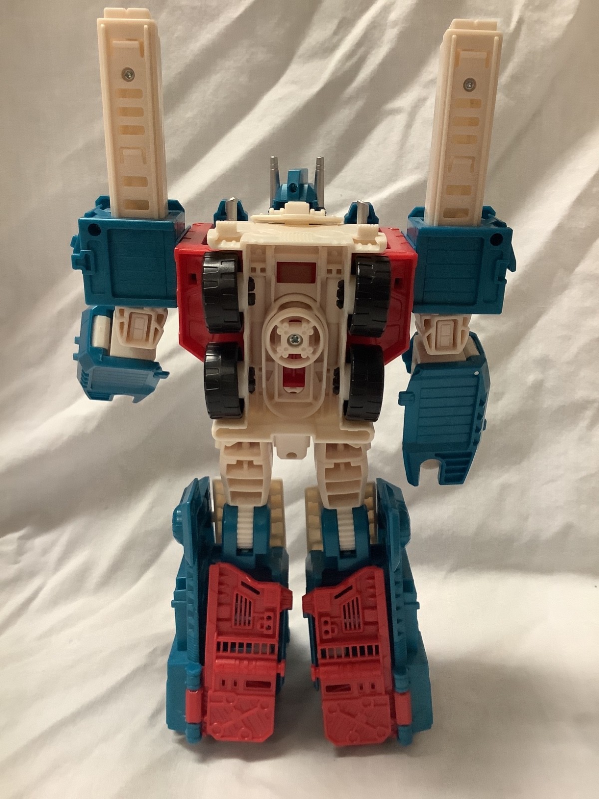 Transformers Combiner Wars Ultra Magnus 100% complete. (Hasbro 2015)