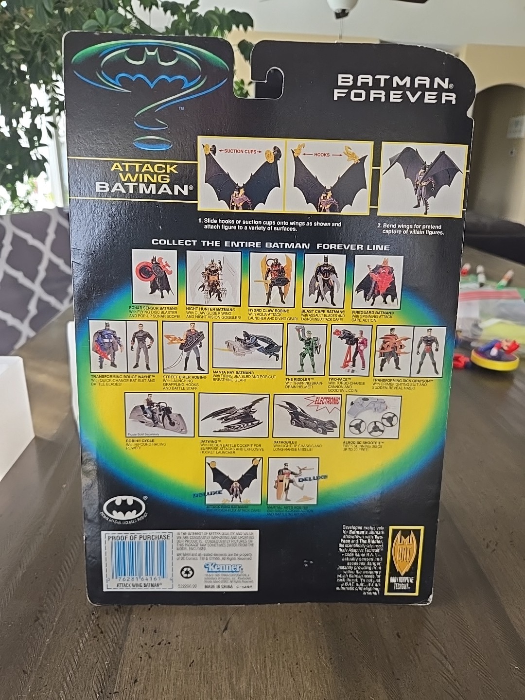BATMAN FOREVER DELUXE ATTACK WING BATMAN POWER FLEX ATTACK CAPE Kenner