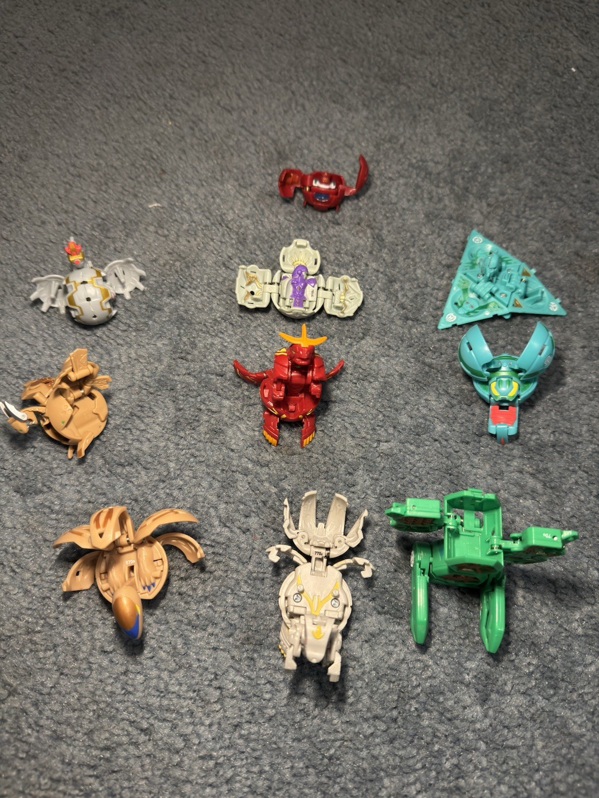 10 Bakugan figures- Pyrus, Haos, Ventus, Subterra, Aquos. Vintage Battle Brawler
