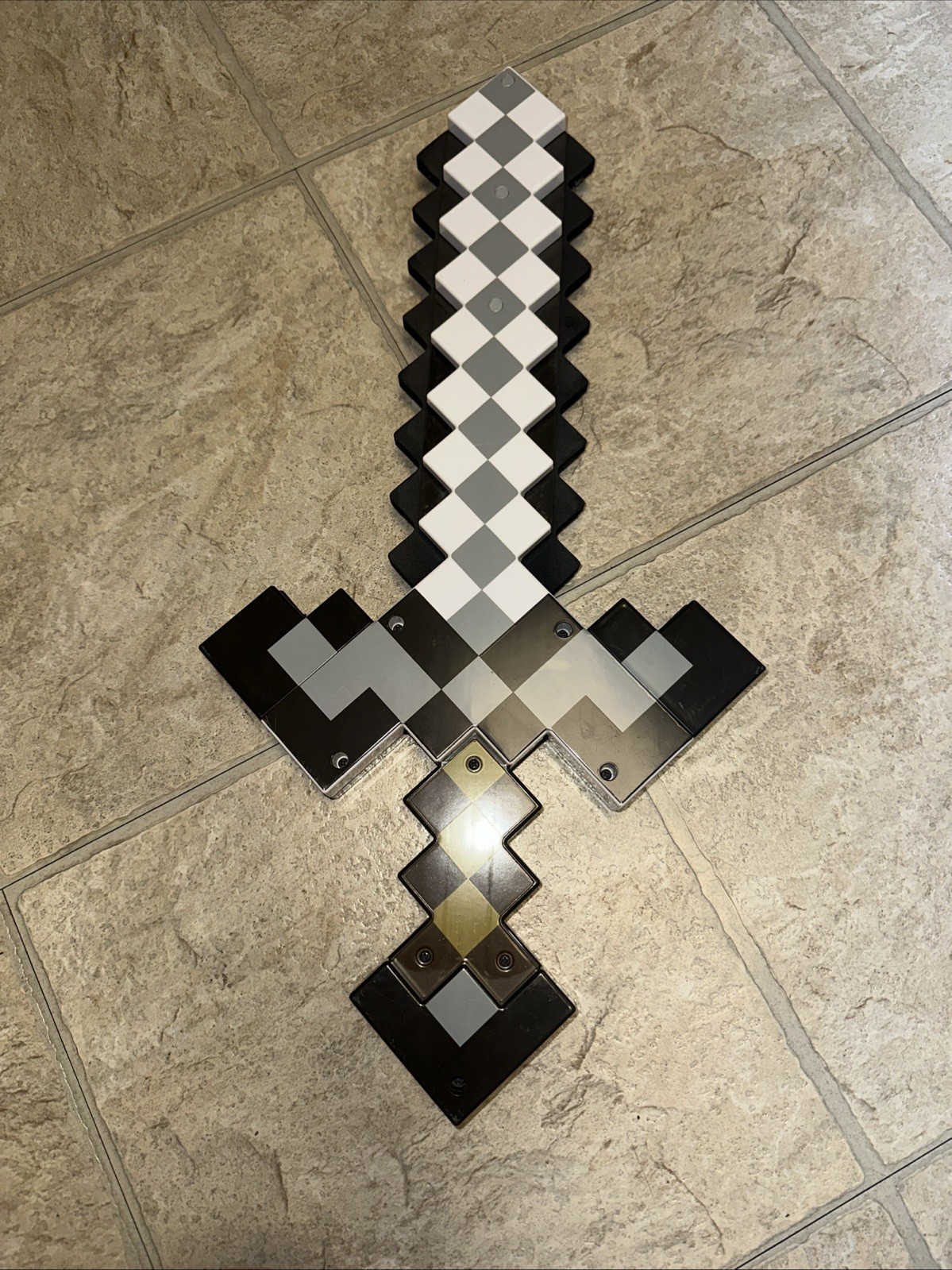 Mattel 2014 2-in-1 Minecraft Games Transforming Sword And Pickaxe. Cosplay Item.