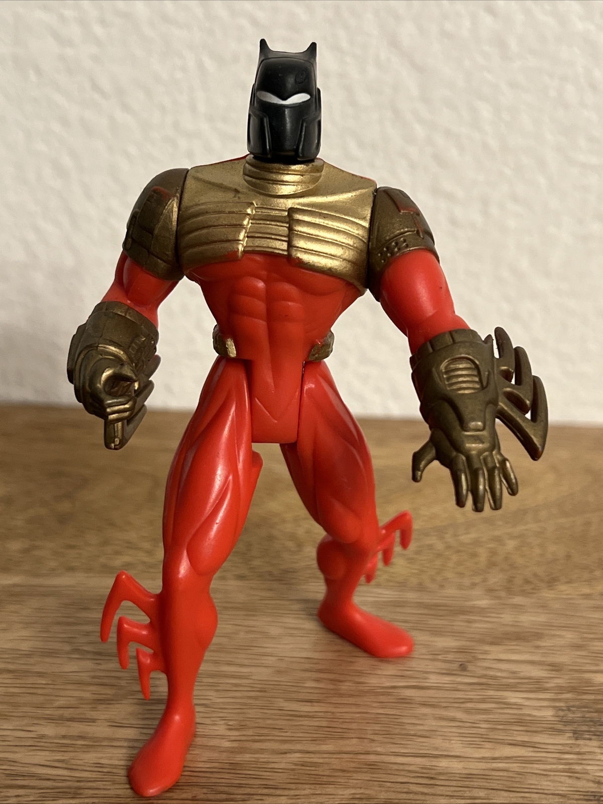 THE BATMAN IN RED & GOLD SUIT DC COMICS 5” ACTION FIGURE PLASTIC(1994) TOY