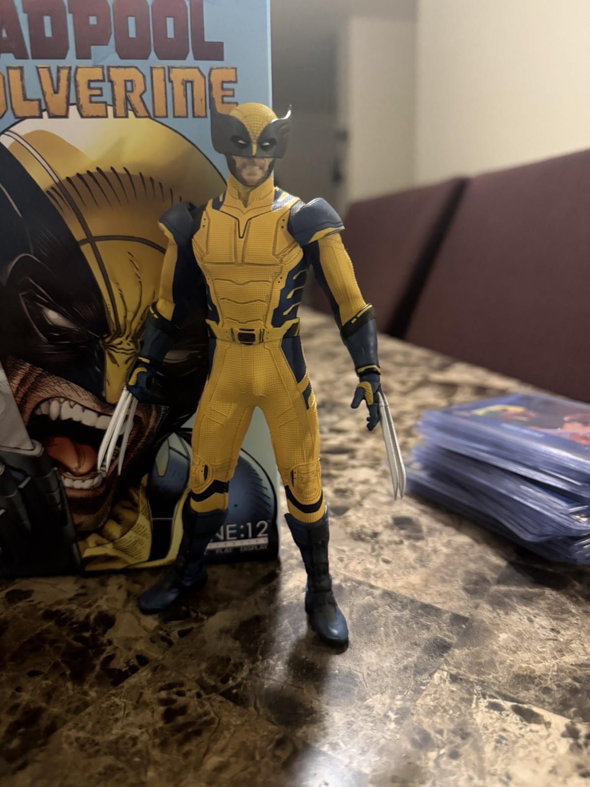 Mezco One:12 Deadpool & Wolverine: Wolverine Deluxe Edition 1/12 Figure