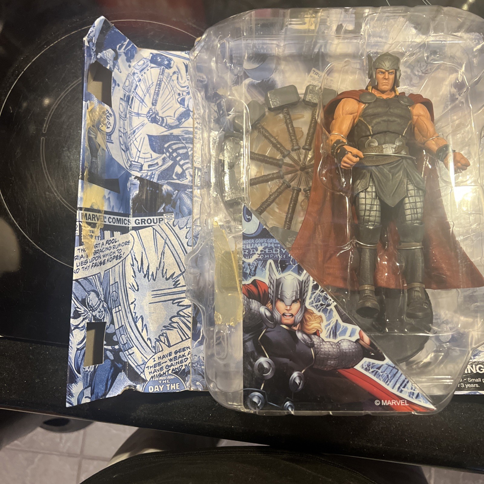 THE MIGHTY THOR Action Figure — Diamond Select Toys Disney Store Exclusive-2017