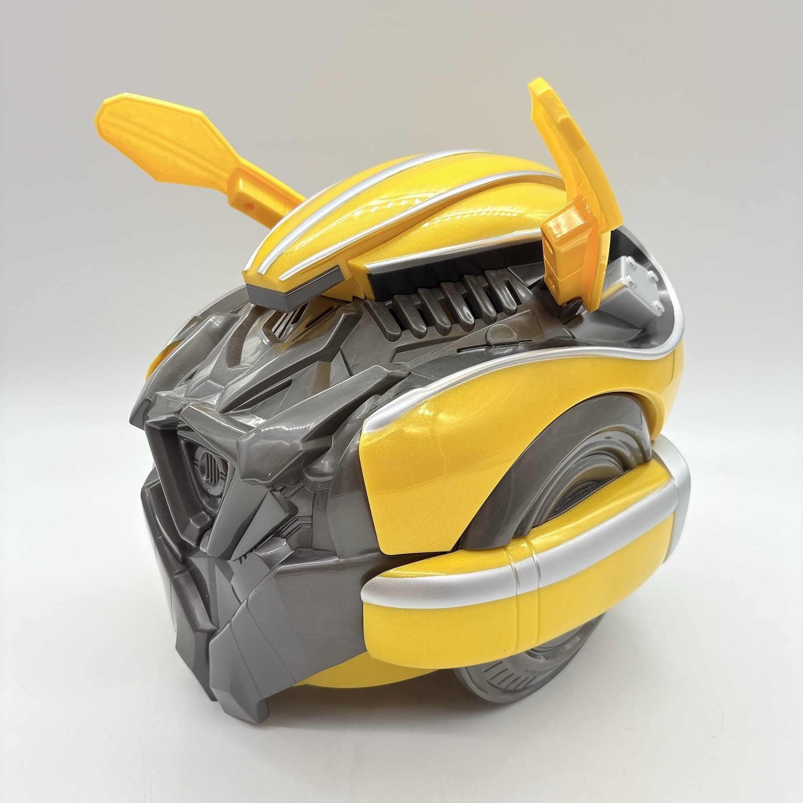 Transformers Bumblebee Showcase Life Size 1:1 Helmet With Bluetooth Speaker Read