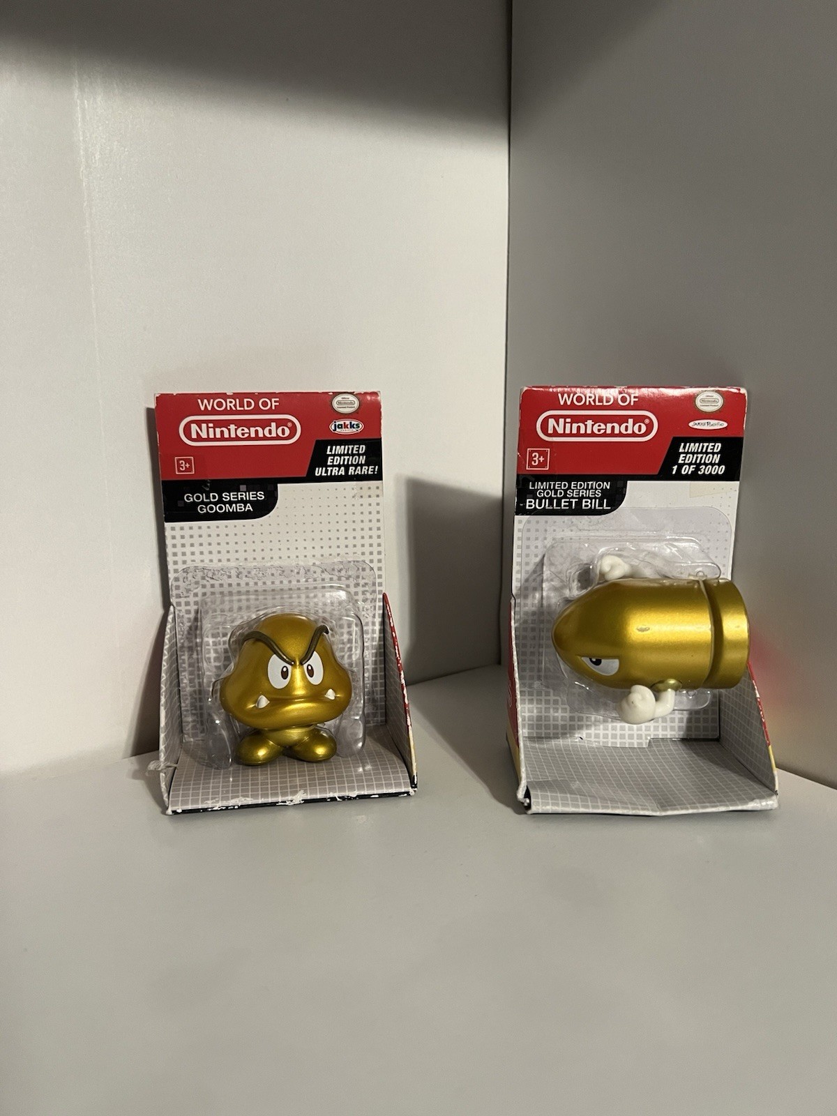 Super Mario Jakks World of Nintendo Gold Goomba Bullet Bill 2.5 Figures Lot