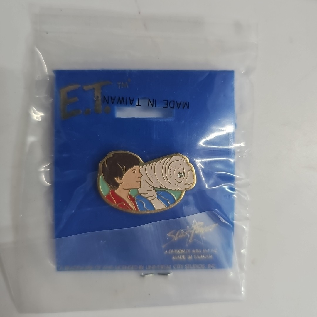 Vintage 1982 Universal Studios E.T. 6 Pin Lot Extra Terrestrial Jewelry Sealed