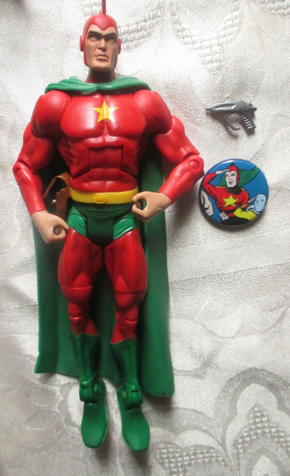 DC Classics Starman Golden Age Validus 6&Prime; Figure With Weapon and Pin